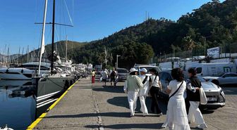 Dev yolcu gemisi Marmaris Limanı'na demirledi