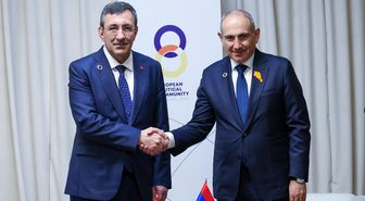 Cevdet Yılmaz, Ermenistan Başbakanı Nikol Paşinyan ile Görüştü