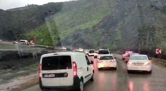 AdıyamanÇelikhan Karayolunda heyelan