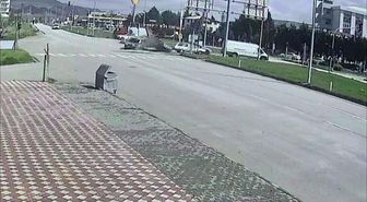 Amasya'da kavşakta araçların çarpıştığı kaza kamerada