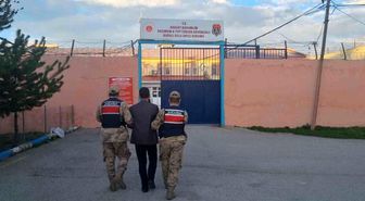 Aranan şahıslar Jandarmadan kaçamadı