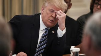 Trump'a anket şoku! Popülaritesi tarihindeki en dip seviyeye indi