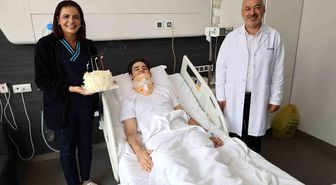 Yeni yaşını doktoruyla birlikte kutladı