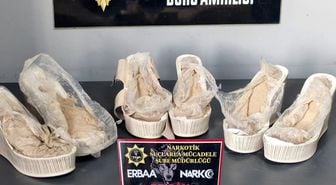Kadın ayakkabılarının içinden uyuşturucu çıktı