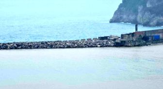 Zonguldak Limanı çamur nedeniyle sarı renge büründü