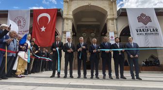 Depremde hasar alan Kahramanmaraş'taki tarihi Ulu Camii, törenle açıldı