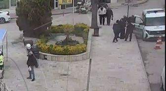 Polislerin 'heimlich' manevrası ile hayata tutundu; o anlar kamerada
