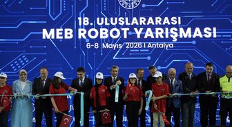 Robotlar, Antalya'da yarışıyor; 11 bin 200 katılımcı, 3 bin 600 robot sahnede