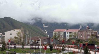 Sümbül Dağı mayısta beyaza büründü