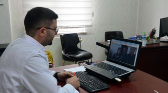 91 yaşındaki hasta, doktorla görüşerek evinden muayene oldu