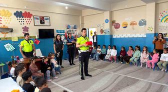 Cizre'de geleceğin sürücüleri kuralları polis amcalarından öğrendi