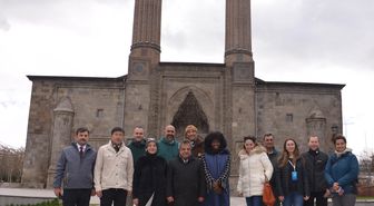 İpek Yolu Kervanı, yolculuğuna Erzurum'dan başladı