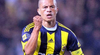 Alex de Souza'dan Fenerbahçe'deki seçim için gece yarısı açıklama