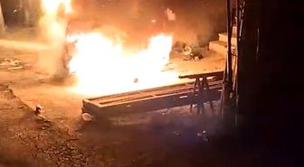 Kırıkkale'de park halindeki otomobil alev topuna döndü