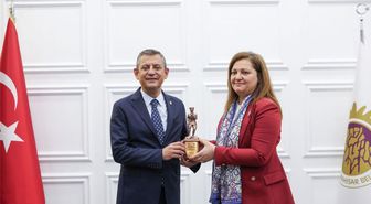 Özgür Özel, Burcu Köksal ile ilgili ilk kez konuştu: Kocanı boşa partine bunu yapma dedim
