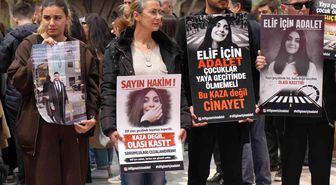 Anne ve babalar, hayatını kaybeden çocukları için Ulus Meydanı'nda bir araya geldi