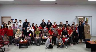 Huzurevinde anneler gününe özel anlamlı buluşma