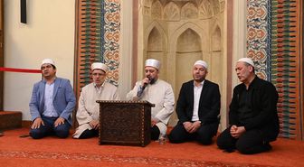 Kahramanmaraş’ta Anneler Günü’nde duygu dolu program: Şehitler ve depremde hayatını kaybedenler için dualar edildi