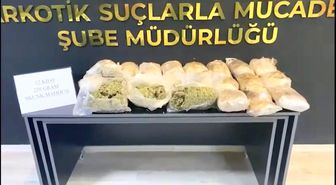 Osmaniye'de minibüsün bagajındaki bavuldan uyuşturucu çıktı