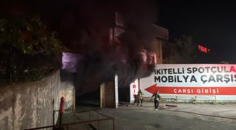 Başakşehir'de iş yerinde çıkan yangına müdahale ediliyor