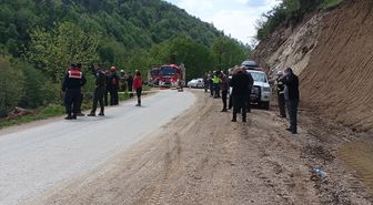 Düzce'de dereye devrilen kamyonetin sürücüsü öldü