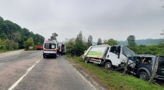 Ordu'da çöp kamyonu ile hafif ticari aracın çarpıştığı kazada 3 kişi yaralandı