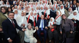 Çiftçiler Günü’nde renkli buluşma: Cumhurbaşkanı Erdoğan kadın üreticilerle bir araya geldi