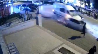 Gaziantep'te ambulansın karıştığı zincirleme kazada 3 kişi yaralandı