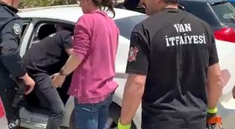 Otomobilde mahsur kalan çocuk aracın camı kırılarak kurtarıldı