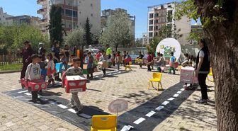 Atıklardan araç yaptılar, trafiği uygulamalı öğrendiler