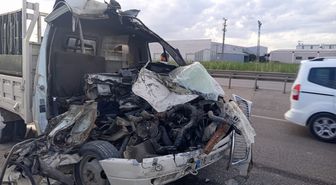 Kamyonet ile TIR çarpıştı: 1 ölü, 1 yaralı