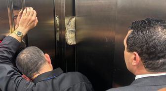 CHP'li heyet asansörde mahsur kaldı