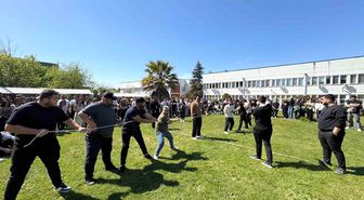 Geleneksel tomurcuk şenliğinde öğrenciler doyasıya eğlendi