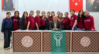 Lisesi öğrencileriyle 'Fotoğraflarla şehrin dilini anlamak' üzerine söyleyişi