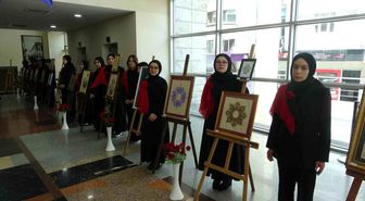 Peygamber Efendimizin künyelerinden oluşan 75 eserlik resim sergisi ilgi gördü