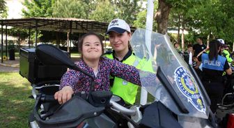 Polislerden özel çocuklara unutulmaz gün