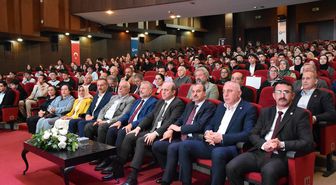 Trabzon'da Prof. Dr. Oktay Sinanoğlu anısına gerçekleştirilen münazaranın finali yapıldı