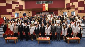 Trakya Üniversitesinde eczacı adayları beyaz önlüklerini giydi