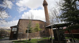 Bitlis'te asırların izini taşıyan Ayasofya Cami ziyaretçilerini tarihi yolculuğa çıkarıyor