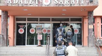 Karabük merkezli siber dolandırıcılık operasyonunda gözaltına alınan şüphelilerden 18'i tutuklandı