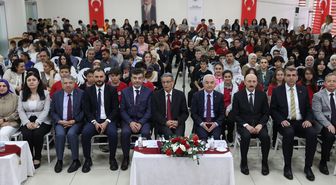 Kırklareli'nde Anadolu Mektebi Yazar Okumaları Yıl Sonu Programı Coşkuyla Kutlandı