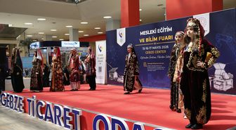 Kocaeli'de sanayiciler ve öğrenciler fuarda buluştu