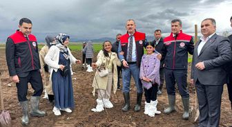 Ağrı'da 2 bin 500 çiftçiye 50 bin meyve fidanı dağıtıldı
