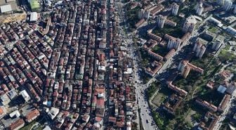 İstanbul'da hayatın iki farklı yüzü aynı karede