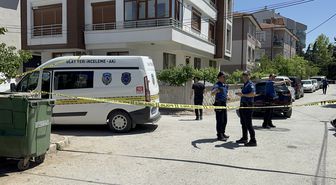 Polis, parkta elleri kanlı buldu; anne ve babasını öldürdüğü ortaya çıktı