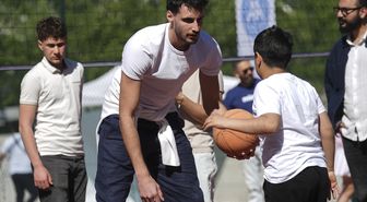 Türk Telekomlu basketbolcular AA Çocuk ve Gençlik Şenliği'ne katıldı