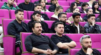 BARÜ'de alanında uzman isimler kadın futbolunda medyanın rolünü anlattı