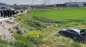Polisin 'dur' ihtarına uymayan sürücünün otomobili şarampole yuvarlandı
