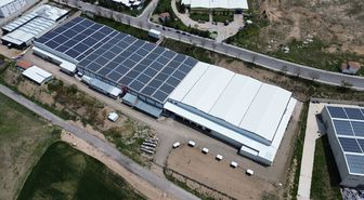 Yozgat'taki çorap fabrikası enerjisini güneşten, suyunun bir kısmını da yağmurdan karşılıyor