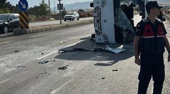 Mersin'de Rus öğrencileri taşıyan servis midibüsü devrildi: 17 yaralı